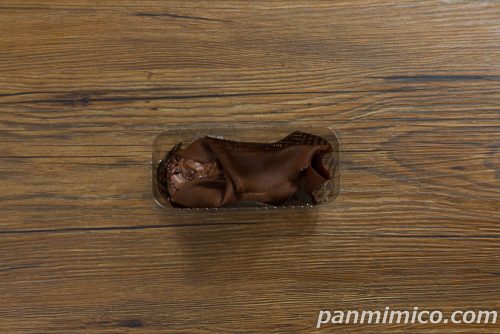 【ローソン】Uchi Café×GODIVA ショコラクレープ上から撮った写真