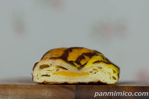 大阪おいもさんミー【YKベーキングカンパニー】断面の写真