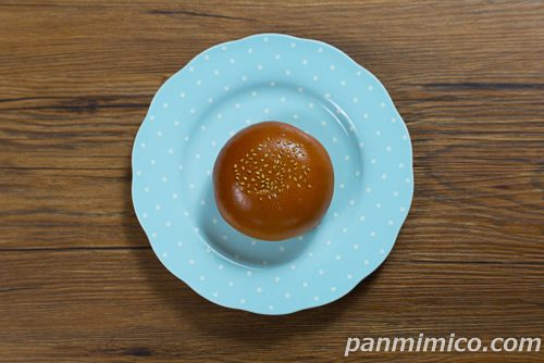 感動あんぱん 栗入りつぶあん【第一パン】上から撮った写真