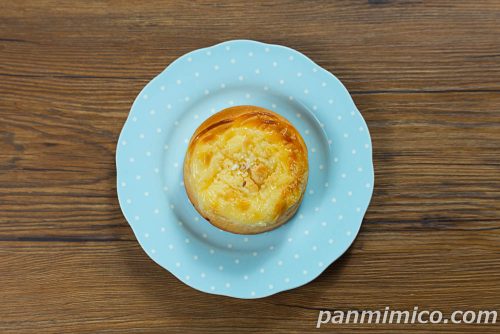 ローソンの「至福のチーズ＆チーズ」上から撮った写真