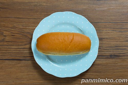 ファミマの新作「生コッペパン（モンブランクリーム＆ホイップ）」上から撮った写真