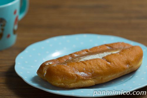 生ドーナツ（栗あん＆和栗ホイップ）【ヤマザキ】斜めから撮った写真