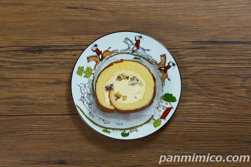 【ヤマザキ】「お芋のロールケーキ」上から撮った写真