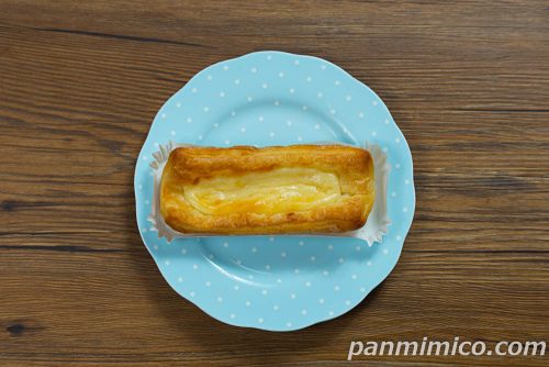 ファミリーマート「チーズケーキデニッシュ×クイニーアマン」上から撮った写真