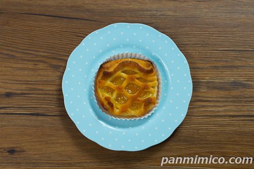 【ファミマ】アップルパイタルト×クイニーアマン上から撮った写真