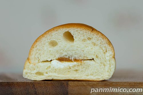 【フジパン】キャラメルコッペ断面の写真