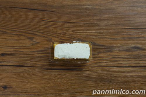 セブンの「７プレミアム　プリンシフォンスティックケーキ」上から撮った写真