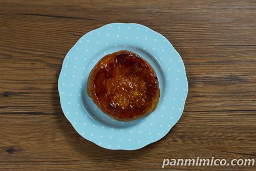 【ヤマザキ】もち食感のクイニーアマン（つぶあん＆ホイップ）上から撮った写真