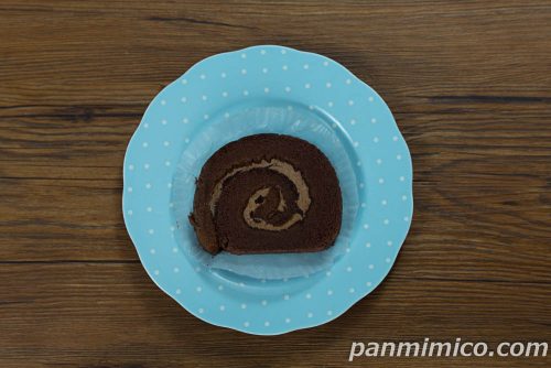 濃厚な満足感 チョコクリームロール【ヤマザキ】上から撮った写真