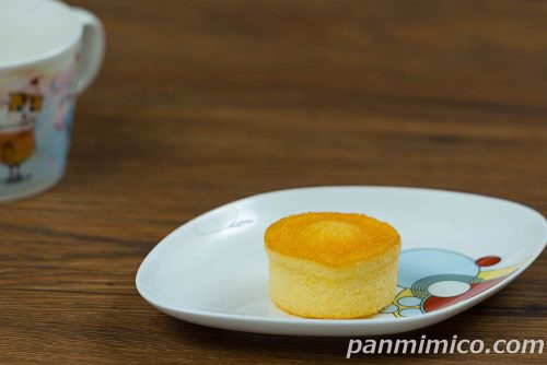 すみっコぐらし ミルクマフィン【ヤマザキ】斜めから撮った写真