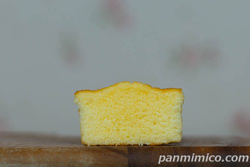 すみっコぐらし ミルクマフィン【ヤマザキ】断面の写真