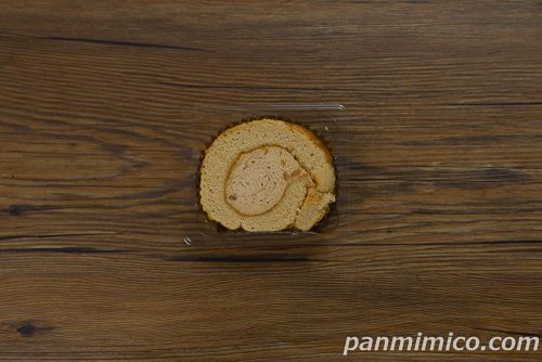 紅茶に恋するロールケーキ【セブンイレブン】上から撮った写真
