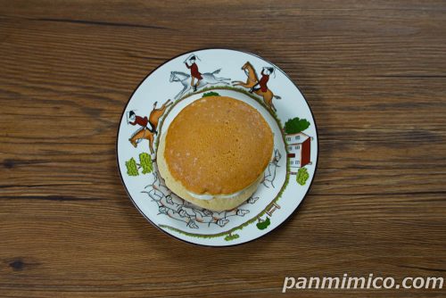 雪どら（つぶあん入り塩豆大福＆ミルクホイップ）【ヤマザキ】上から撮った写真