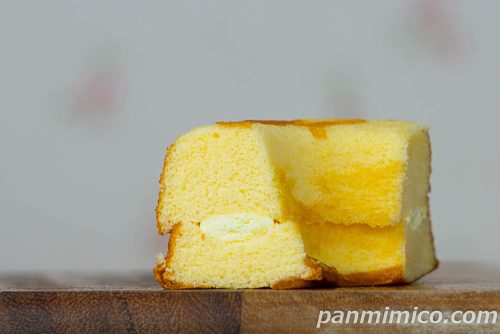 チーズシフォンサンド【ヤマザキ】断面の写真