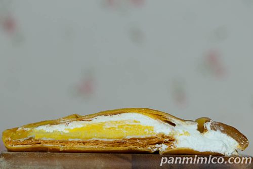 焼きりんごミルフィーユクレープ【ファミリーマート】断面の写真