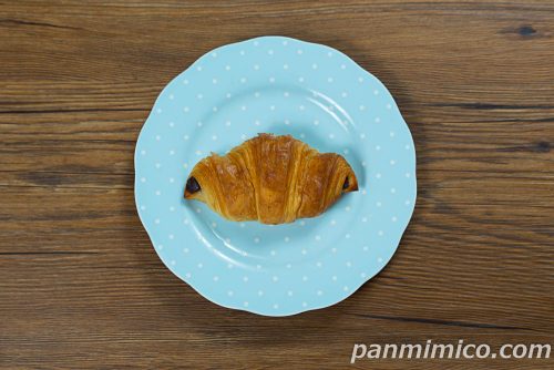 セブンお店で焼いたチョコクロワッサン上から撮った写真