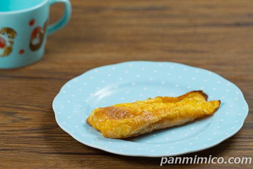 セブン「お店で焼いたフレンチトースト」斜めから撮った写真