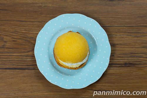 【セブン】７プレミアム　ダブルクリームシフォン上から撮った写真