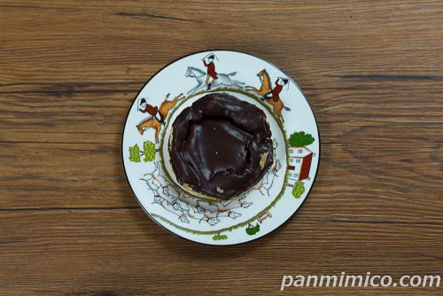 【セブン】の「チョコブラウニーパイ」上から撮った写真