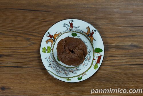 モンテールゴディバプレミアムショコラシュークリーム上から撮った写真