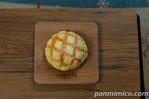 ふんわりメロンパン【セブンイレブン】上から撮った写真