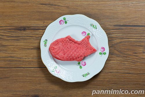 Uchi Café　もっちりとした紅いたい焼き　いちごクリーム【ローソン】上から撮った写真