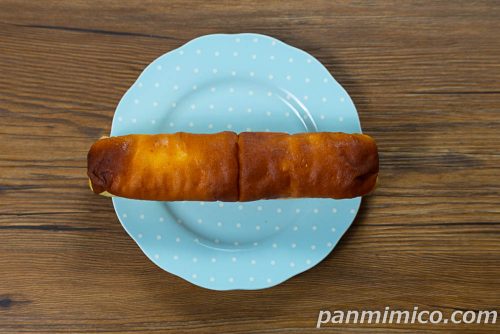 濃厚な満足感 チーズスティック(チーズホイップ)【ヤマザキ】上から撮った写真