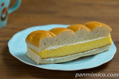 生かすてらさんど 白バラフルーツ入りクリーム【フジパン】斜めから撮った写真