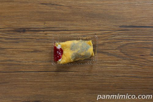 もちもち生地のいちごチョコクレープ【セブンイレブン】上から撮った写真