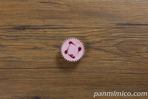 【セブン】とろ生チーズケーキ いちご上から撮った写真