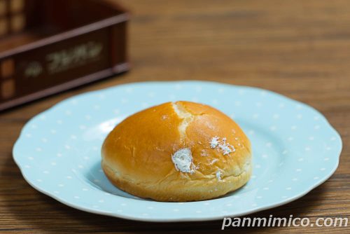 生きゃらめるぱん　ほいっぷ【フジパン】斜めから撮った写真