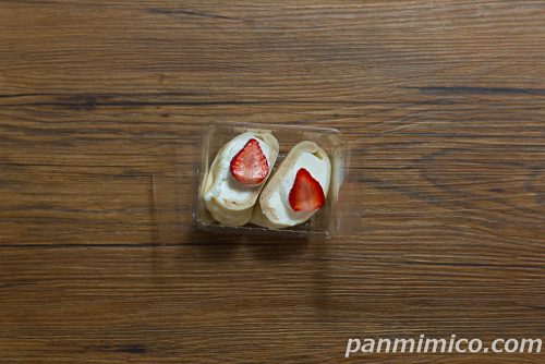 もちっと食感いちごのクレープ【ファミリーマート】上から撮った写真