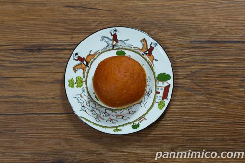 セブンの新作「生ドーナツ カスタードホイップ」上から撮った写真