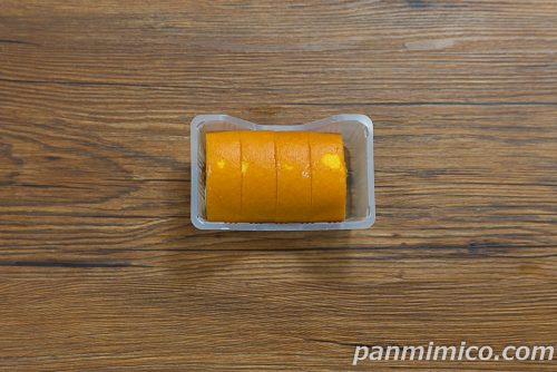 ローソン「らぽっぽファーム監修　ポテトアップルパイ風もち食感ロール」上から撮った写真