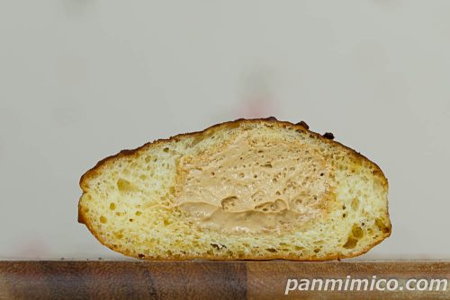 ティラミスクリームドーナツ【セブンイレブン】断面の写真