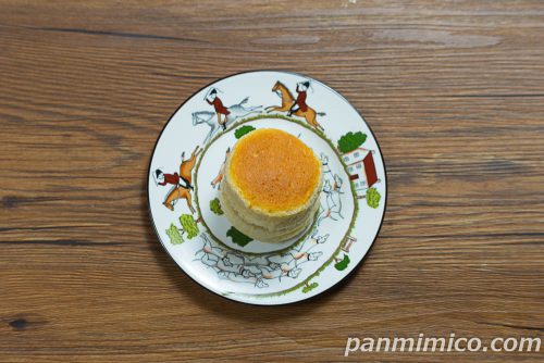 セブンの「雲どら　つぶあん＆ホイップ」上から撮った写真