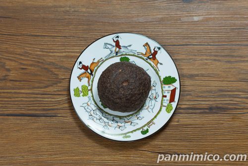 ピエール マルコリーニ監修　とろけるキャラメルショコラシュー【ファミリーマート】上から撮った写真