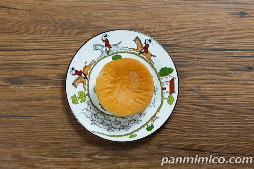 セブンの「回転焼き風あんぱん　マーガリン入り」上から撮った写真