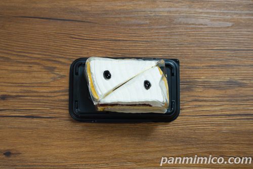 ヤマザキの2個入り新作「あんバターチーズケーキ」上から撮った写真