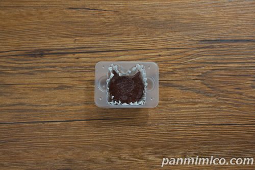 【ファミリ～にゃ～ト大作戦！】にゃんともおいしい くろねこテリーヌショコラ【ファミリーマート】上から撮った写真