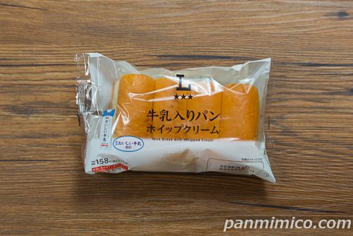 ローソン×明治「牛乳入りパン　ホイップクリーム」パッケージの写真