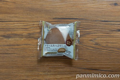 ローソン新作「クリームたっぷり！　ふわもち冷やしクリームパン　ダブルチョコ」パッケージの写真