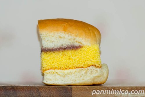 生かすてらさんど　小倉＆マーガリン【フジパン】断面の写真