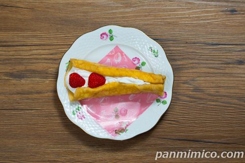 「いちごのクレープ」ファミリーマート上から撮った写真