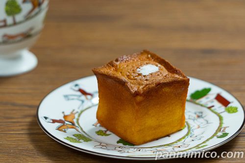 「BOXカステラ」パスコ斜めから撮った写真