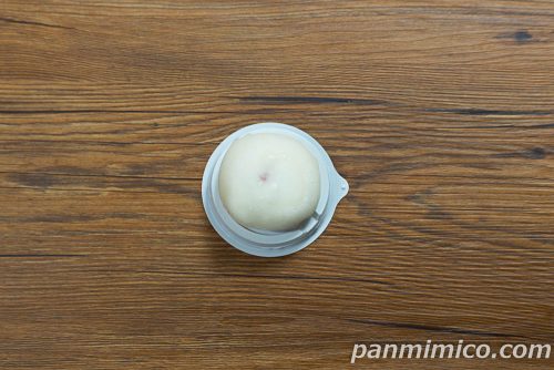 ヤマザキ「雪苺娘（つぶあん＆ホイップ）」上から撮った写真