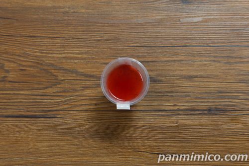 ファミマ新作「フルーチェプリン　イチゴ」上から撮った写真