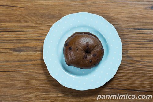 セブン新作「７Ｐ　チョコベーグルサンド　チョコクリーム」上から撮った写真