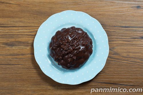 ブラックサンダーメロンパン【ファミリーマート】上から撮った写真