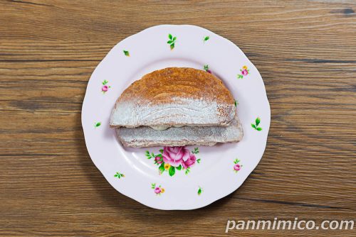 デニッシュサンド　練乳バニラクリーム【セブンイレブン】上から撮った写真